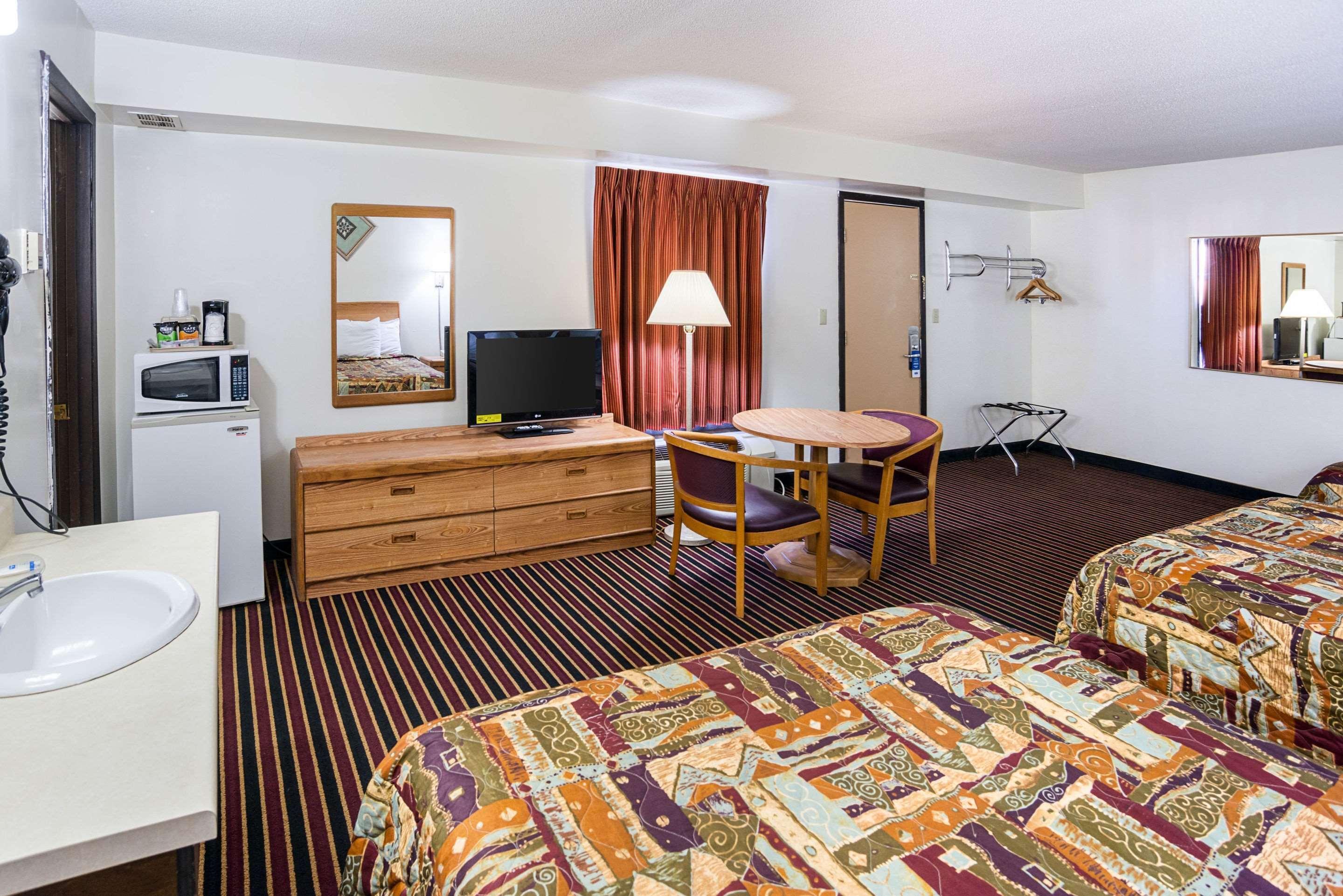 Rodeway Inn & Suites Austin Buitenkant foto